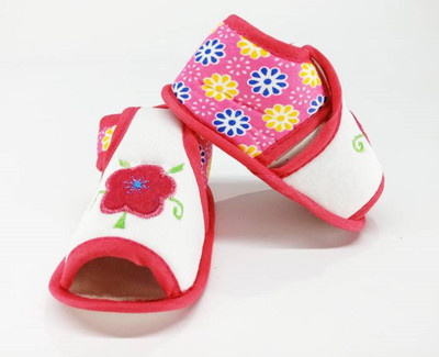 

Fly Kids Anti-skid Small checks slip on booties for 0 to 6 months baby Booties(Toe to Heel Length - 12 cm Multicolor)