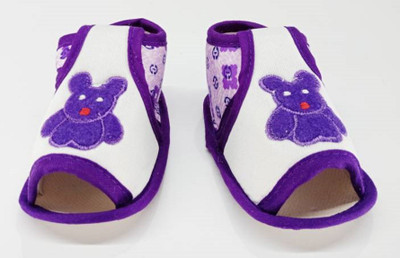 

Fly Kids Anti-skid Small checks slip on booties for 0 to 6 months baby Booties(Toe to Heel Length - 12 cm Multicolor)