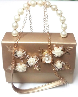 

White Flower Casual White, Gold Clutch, Gold;white