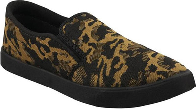 

Shoefly 794 Casuals For Men(Multicolor
