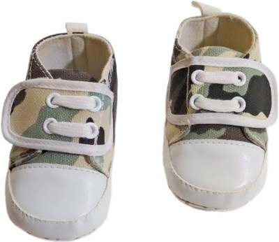 

Revolt India Boys & Girls Velcro Sneakers(Multicolor