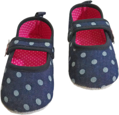 

Revolt India Girls Velcro Sneakers(Blue