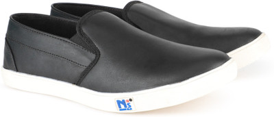 

North Star by Bata WESLEY Slip On Sneakers For Men(Black