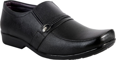 

BENOTA Slip On For Men(Black