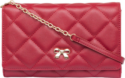 

Globus Quilted Sling Bag Sling Bag(Maroon, 9 inch)