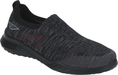 

Red Tape Athleisure Sports Range Running Shoes For Men(Black