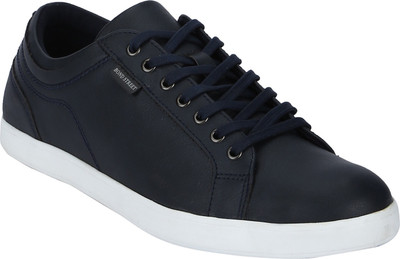 

Bond Street By Red Tape Sneakers For Men(Navy