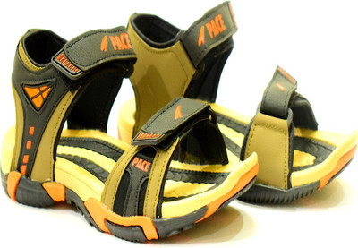 

Lakhani Vardaan Men Brown Sandals