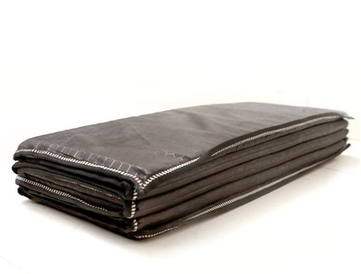 

QUINERGYS ™ Tri-Fold Folding Thick Exercise Mat with Carrying Handles for MMA, Gymnastics, Stretching, Core Workouts with Carrying Case - Cafe noir Black 18 mm Yoga Mat