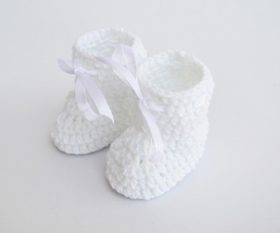 

Florense Crochet woolen baby booties for 0-6 month Booties(Toe to Heel Length - 11 cm White)