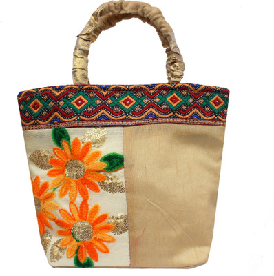 

Milan's creation Hand-held Bag(Beige)