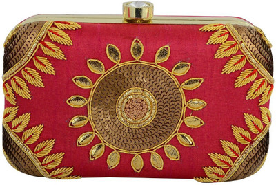 

TOOBA HANDICRAFT Casual Maroon Clutch