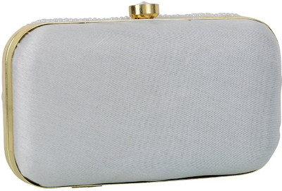 

TOOBA HANDICRAFT Casual Silver Clutch