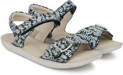 

Clarks Girls Velcro Flats(Blue, Navy floral