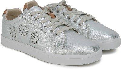 

Clarks Girls Lace Sneakers(Silver, Metallic leather