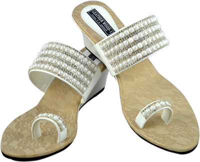

Leatherwood1 Women White Wedges
