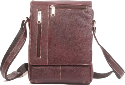 

Wildmount Men & Women Casual Brown Genuine Leather Messenger Bag