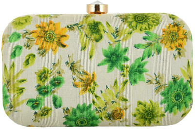 

Tooba Handicraft Casual Green Clutch