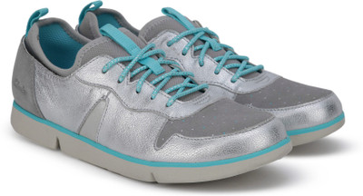 

Clarks Girls Lace Sneakers(Silver, Silver leather