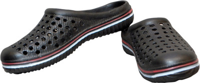Kaption Men Black Clogs
