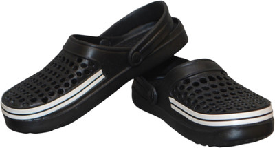 

Kaption Men Black Clogs