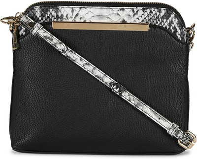 

Van Heusen Sling Bag(Black)