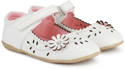 

BUBBLEGUMMER Girls Velcro Ballerinas(White