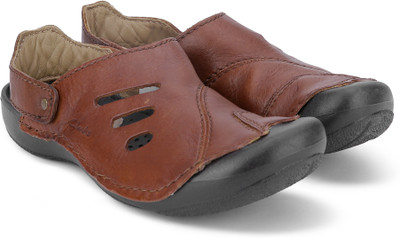 

Clarks Men TAN Casual