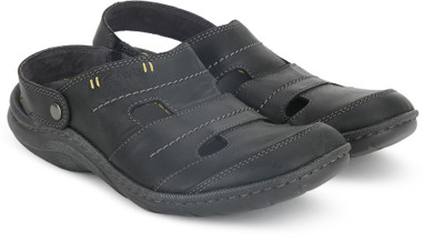 

Clarks Men Black Casual