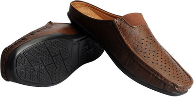 

FAUSTO Stylish Clogs For Men(Brown