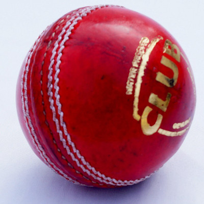 

QUINERGYS ™ Super Test Red Cricket Practice Ball Yorker™Test Waterproofed Cricket Leather Ball(Pack of 1, Red)