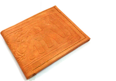 

mayuri Men Beige Genuine Leather Wallet(6 Card Slots)