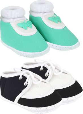 Neska Moda 0 To 12 Month Set Of 2 Baby Booties(Toe to Heel Length - 12 cm Black, Green)