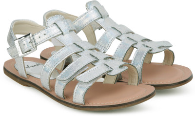 

Clarks Girls Buckle Strappy Sandals(Silver, Metallic