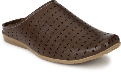 

John Karsun Men Brown Clogs
