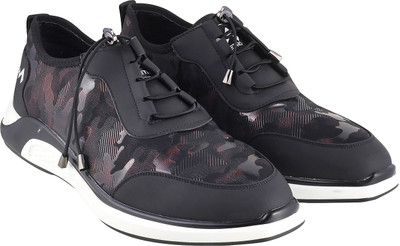 

Metro Trendy Casuals For Men(Black, 11;black