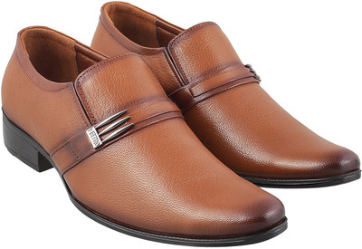 

Metro Trendy Slip On For Men(Maroon, 44;maroon