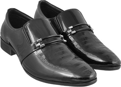 

Mochi Awesome Slip On For Men(Black, 11;black