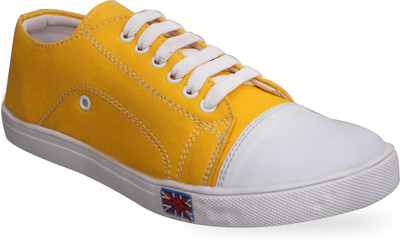 

AVEERO AVEERO ROCCA 4 YOU Men's Yellow Outdoor Sneaker Shoes Casuals For Men Casuals For Men(Yellow