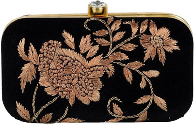 

Tooba Handicraft Casual Black Clutch