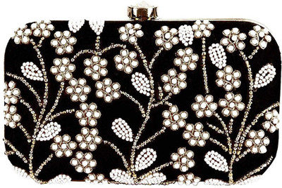 

Tooba Handicraft Casual Black Clutch
