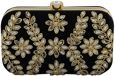 

Tooba Handicraft Casual Black Clutch