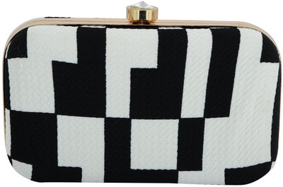 

Tooba Handicraft Casual Black Clutch