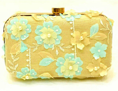 

Tooba Handicraft Casual Multicolor Clutch