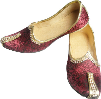 

Harshvardhanmart Boys & Girls Velcro Jutis(Maroon