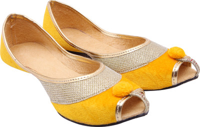 

Royal Collection Jutis For Women(Yellow