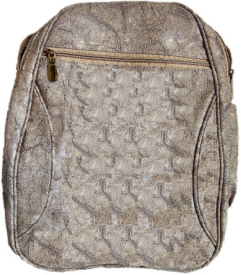 

tamu's Silver stylish Backpack 4 L Backpack(Silver)
