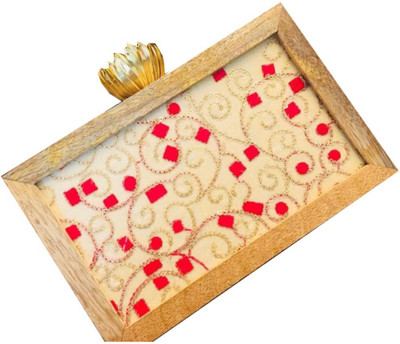 

Craftbazaar Party White Clutch