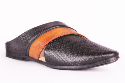 

WooeRs Superior Quality Punjabi Men's Jutis For Men(Black