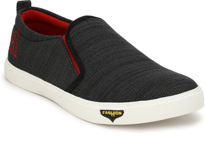 

BRADLAN SLIP ON Sneakers For Men(Black